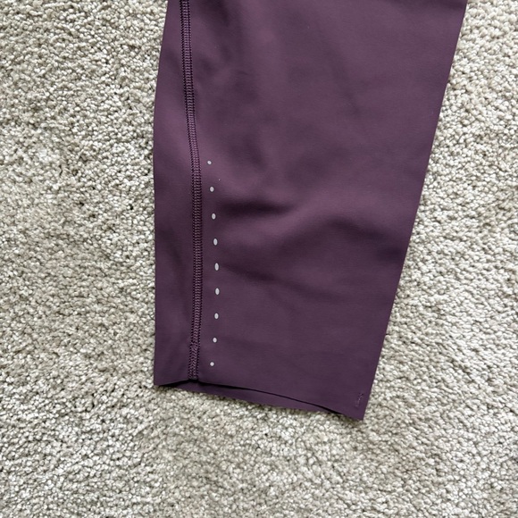 lululemon athletica Fast and Free High-Rise
Tight Leggings 25" with Pockets - Picture 8 of 12